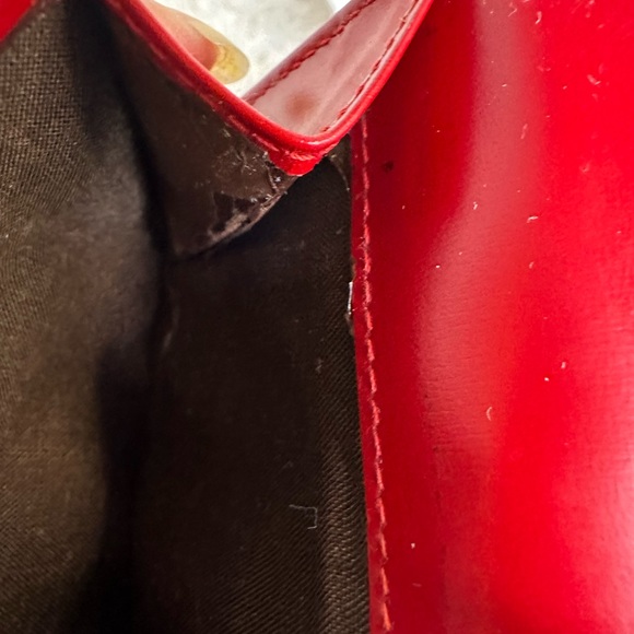SALVATORE FERRAGAMO Red Vara Bow Compact Wallet - Picture 5 of 6